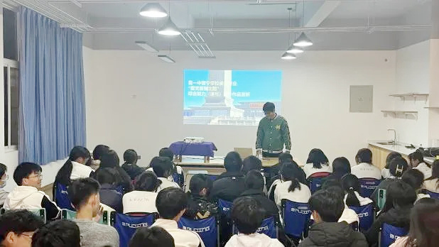 昆一中晋宁学校艺术鉴赏课：多种艺术形式诠释爱国内涵