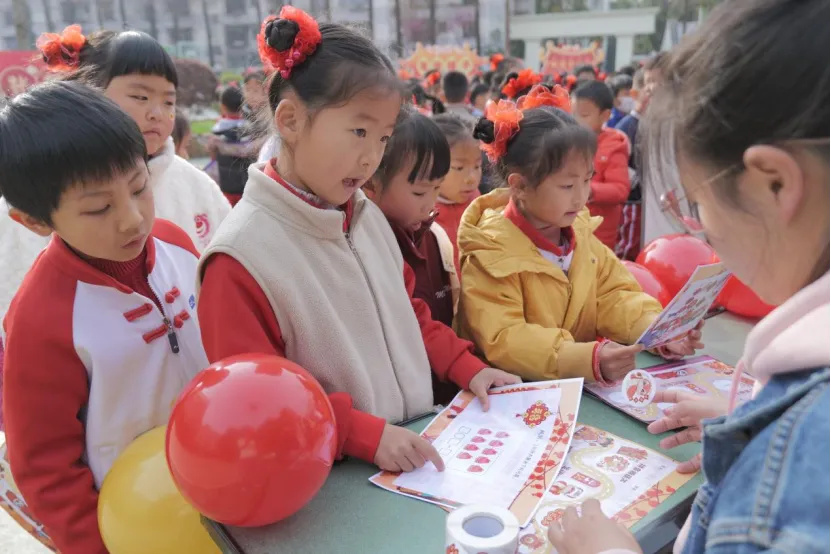 西林附中小学部“无纸化”测评：趣味活动挖掘学生多元潜能