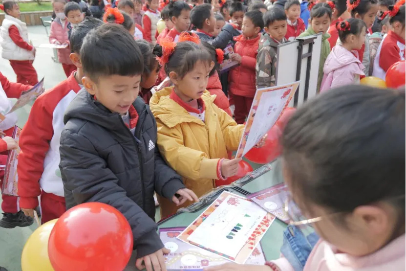 西林附中小学部“无纸化”测评：趣味活动挖掘学生多元潜能