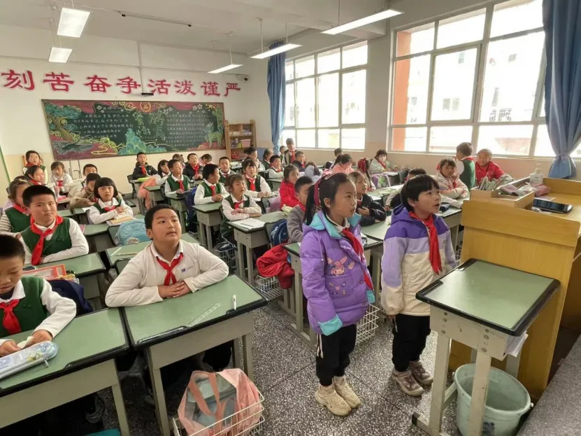 西林附中小学部“无纸化”测评：趣味活动挖掘学生多元潜能