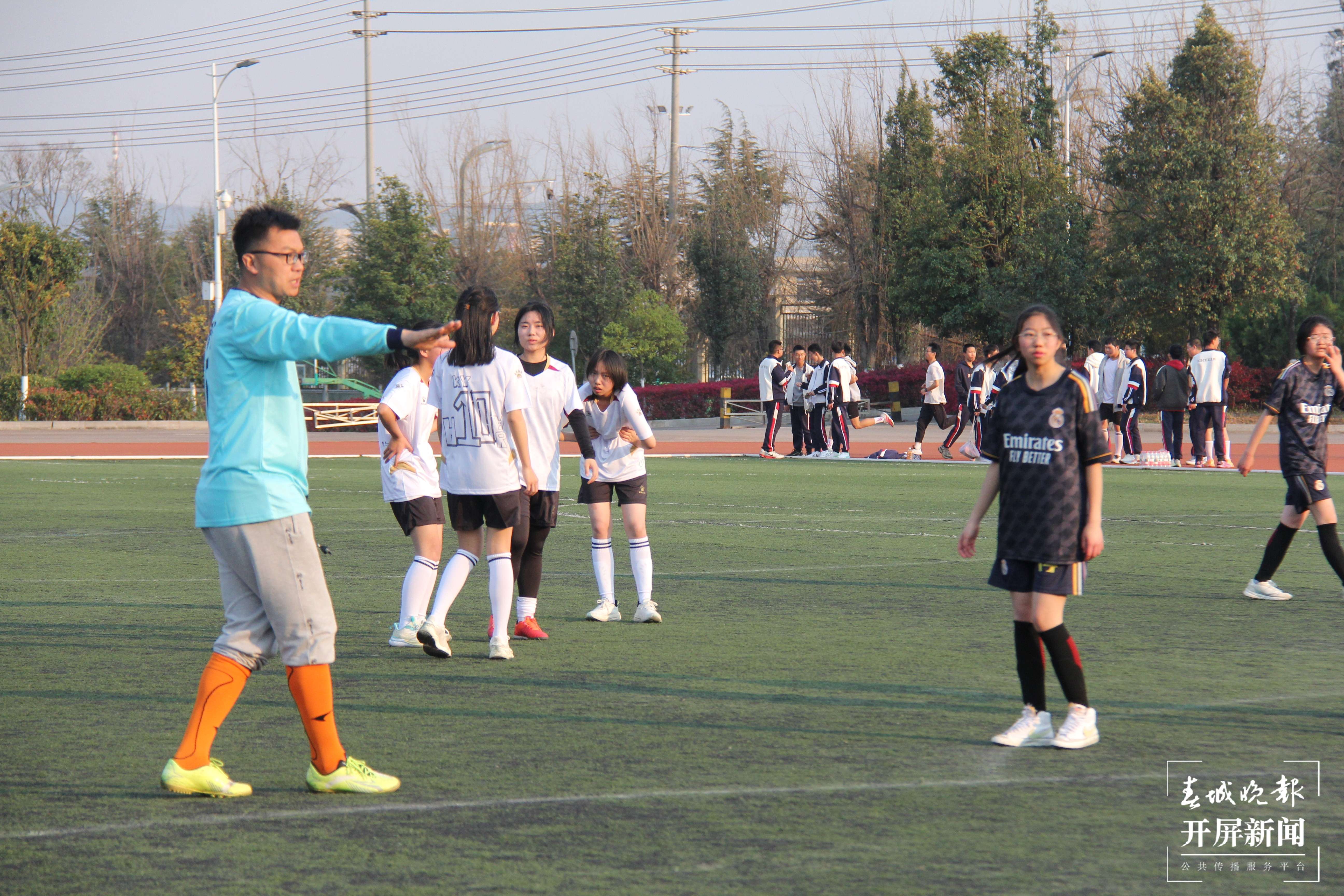 昆一中晋宁学校“星火杯”校园足球赛火热开赛
