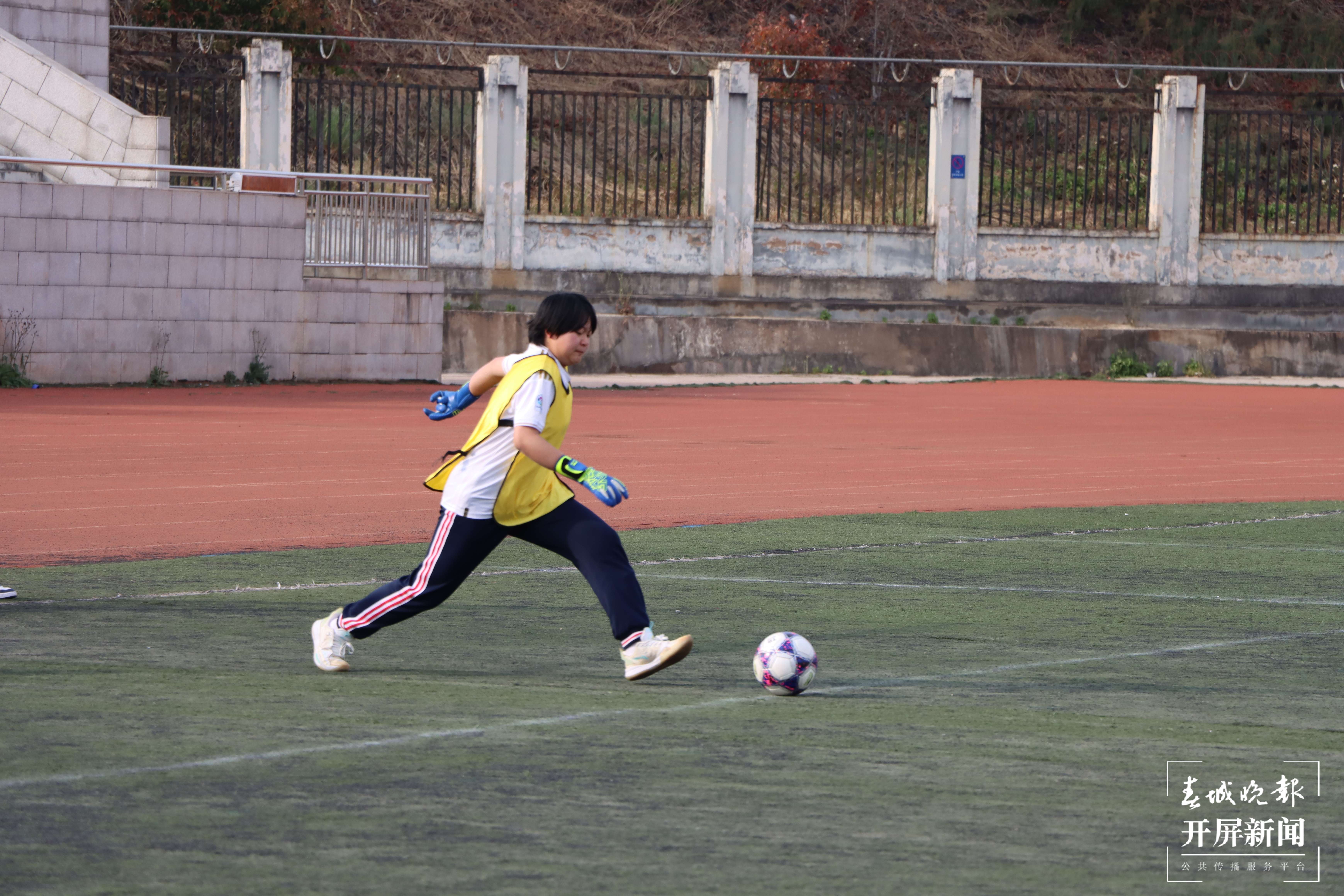 昆一中晋宁学校“星火杯”校园足球赛火热开赛