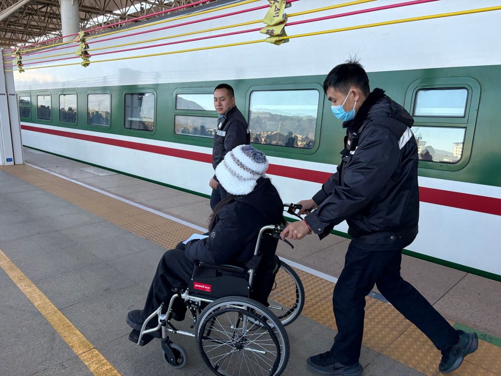 元旦小长假 云南铁路发送旅客超110万人次