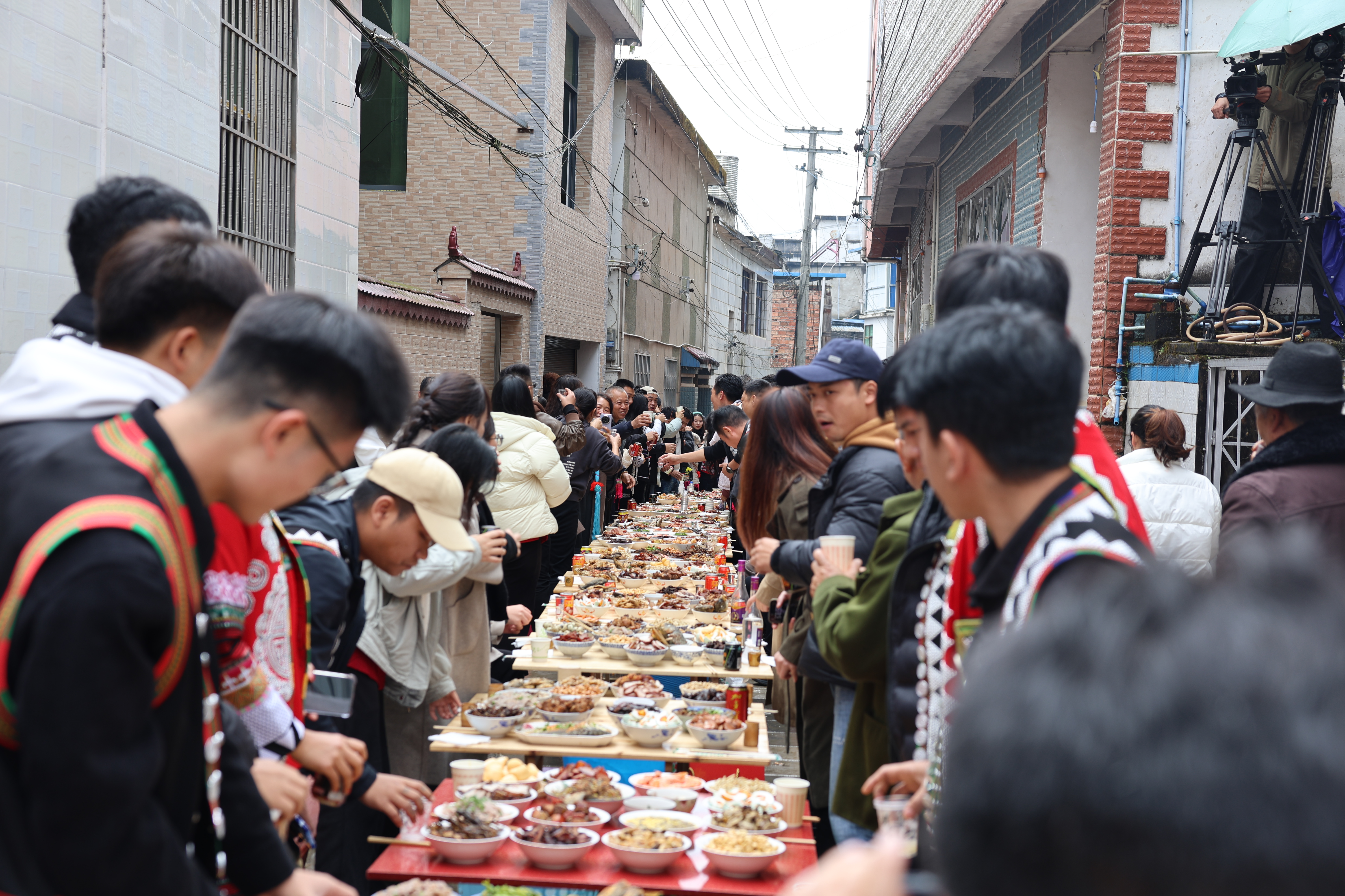 26年1月4日哈播长街古宴陶旭辉摄 (3)