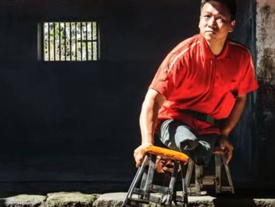 5c5a60184a7240e96551de1bc3b4941