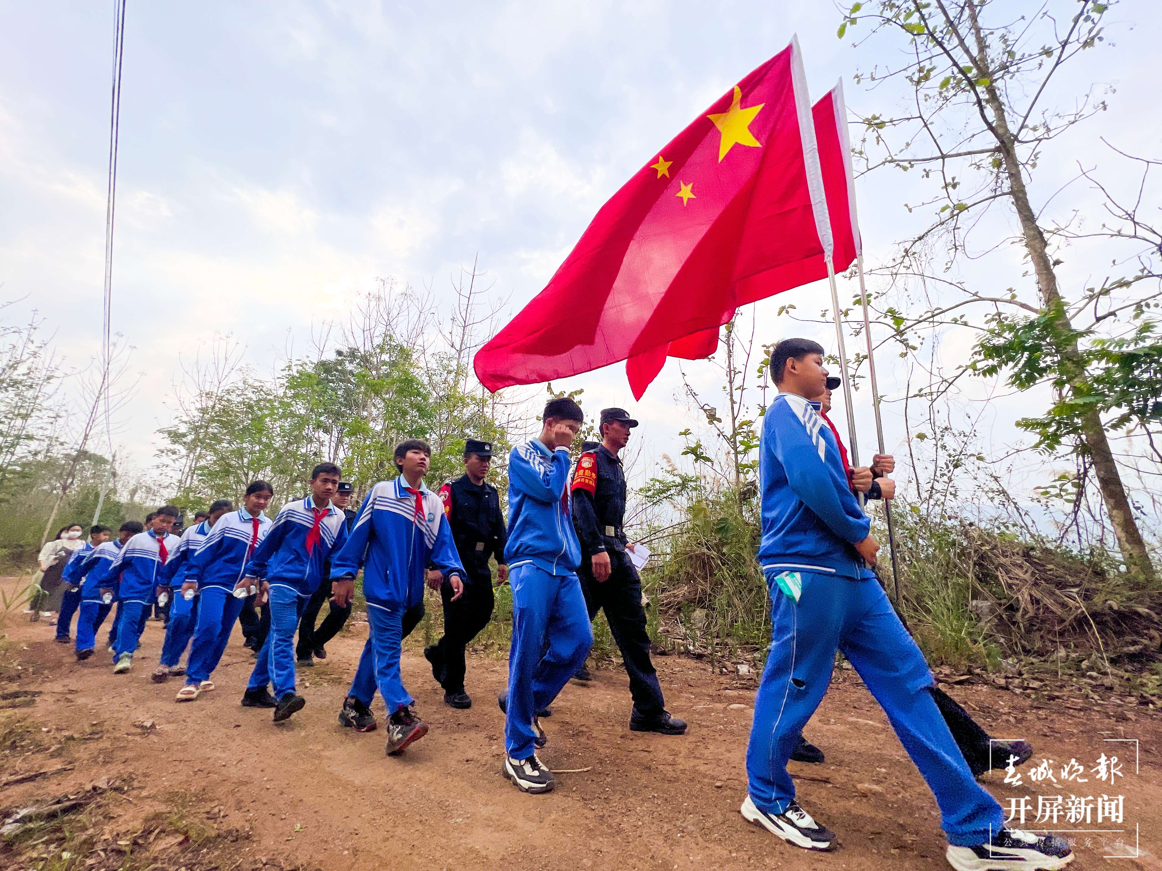 图为边境巡逻.jpg
