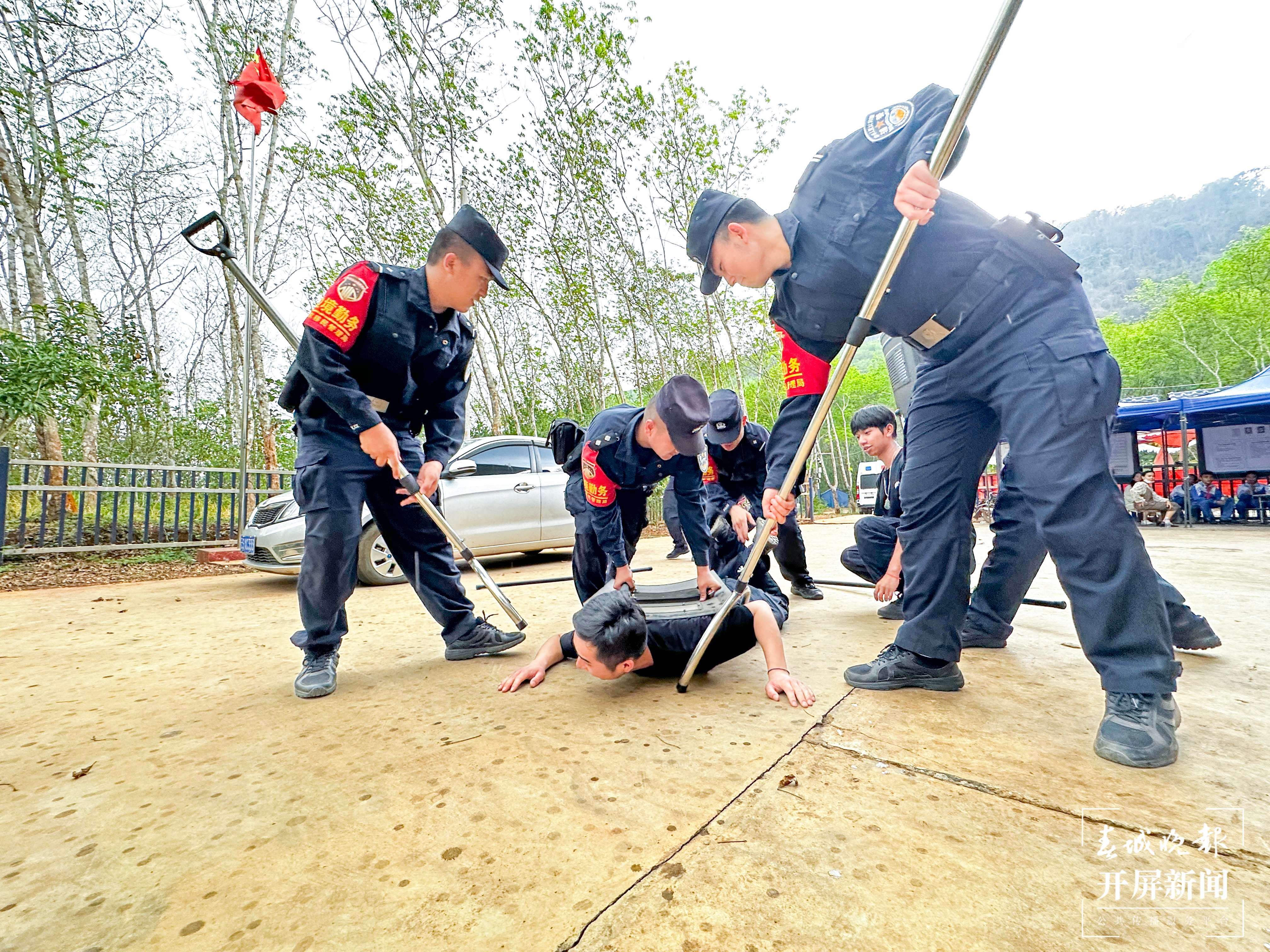 图为观摩演练.jpg