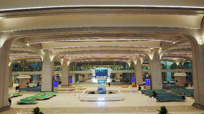 沿着总书记的足迹·新闻多一点|感受雄安站的科技范儿