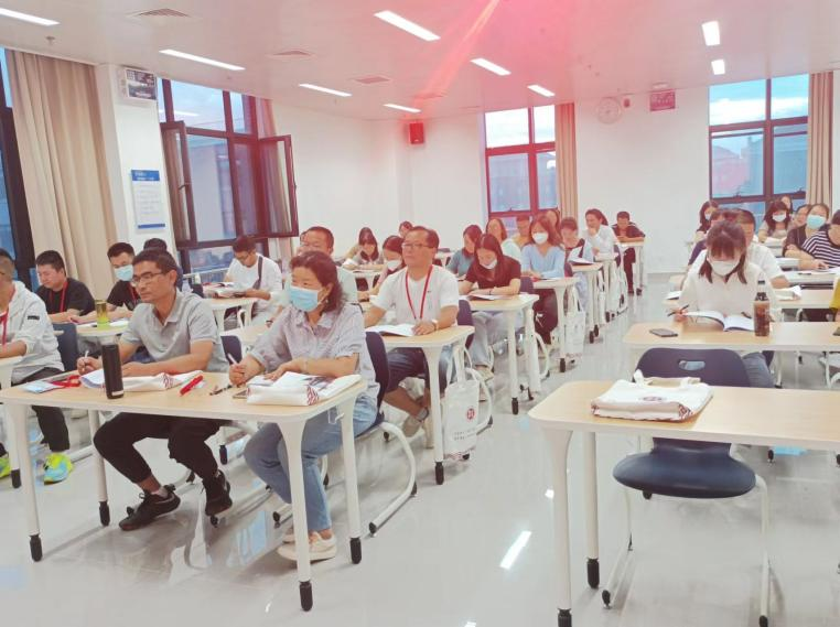 昆一中晋宁学校教师走进北师大