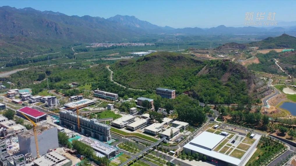 新华全媒+｜矿石坑变身科技园：一座水泥厂的绿色转型