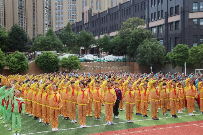 满满仪式感！师大附属七彩云南小学迎来新学年