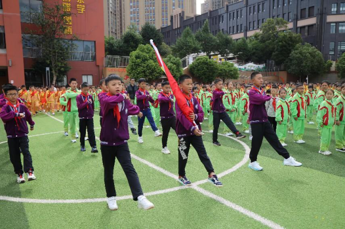 满满仪式感！师大附属七彩云南小学迎来新学年