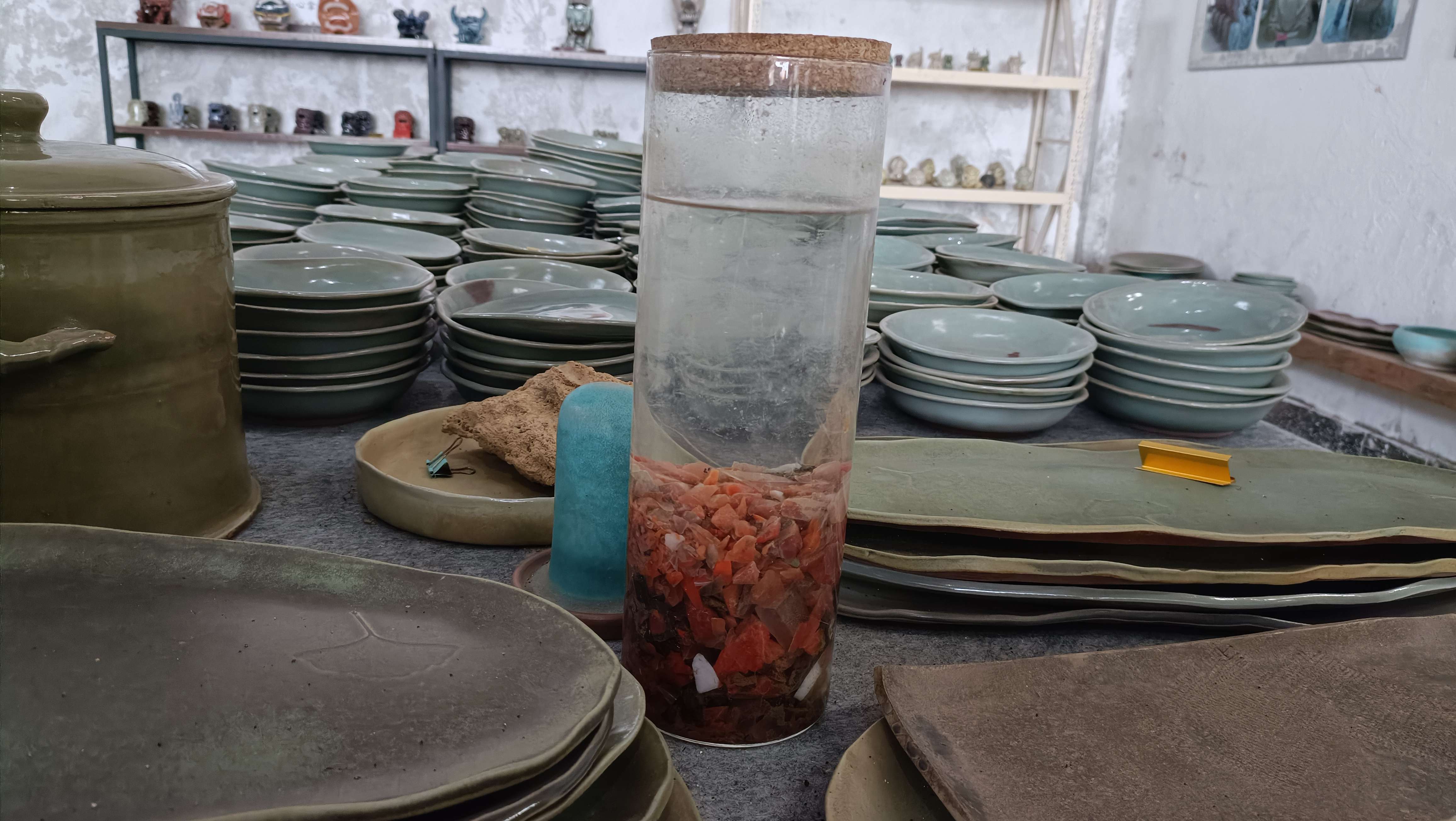 瓶中为玛瑙南红.jpg