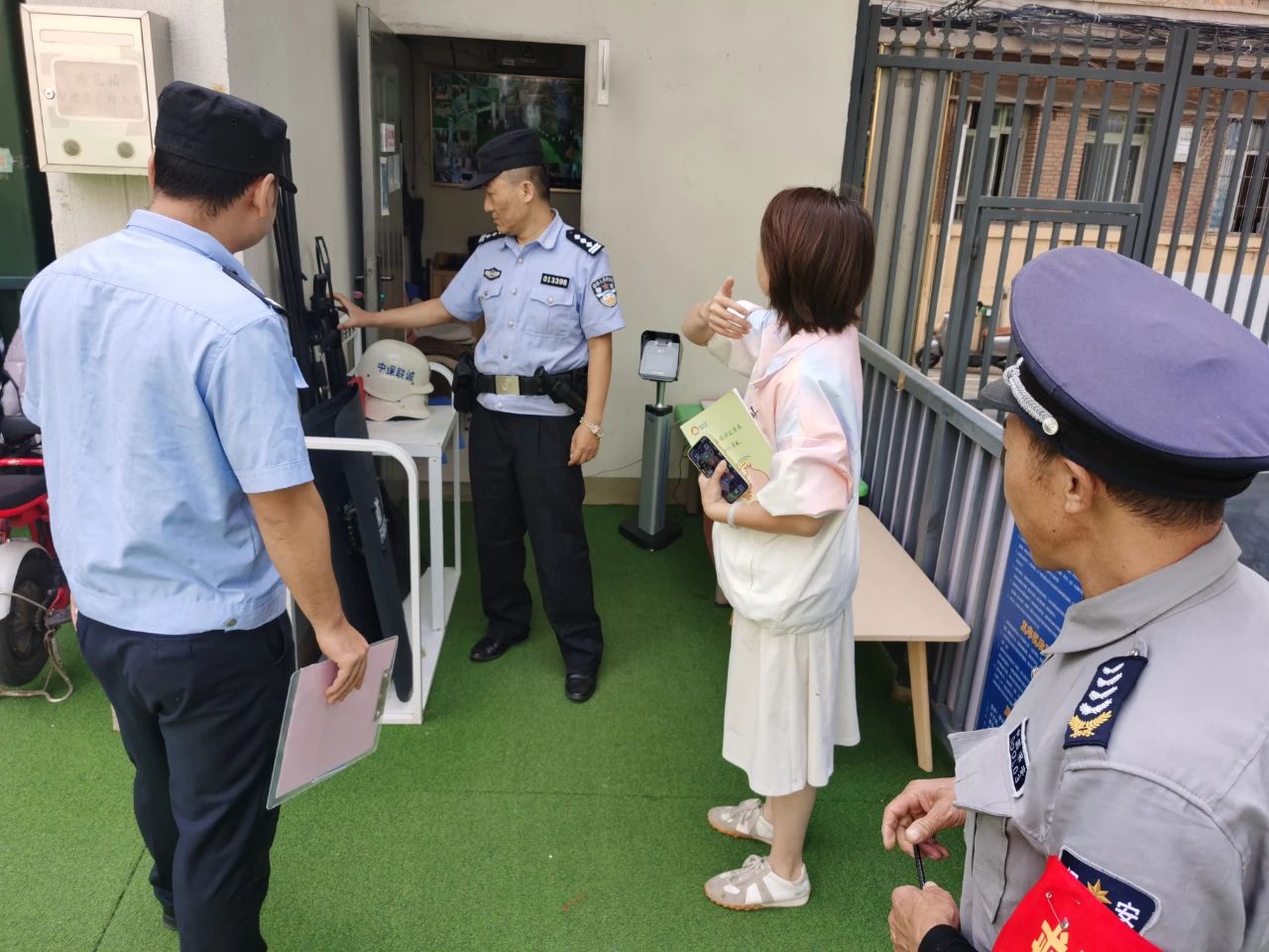 开学第一课 | 五华警方尽心守护“少年的你”！