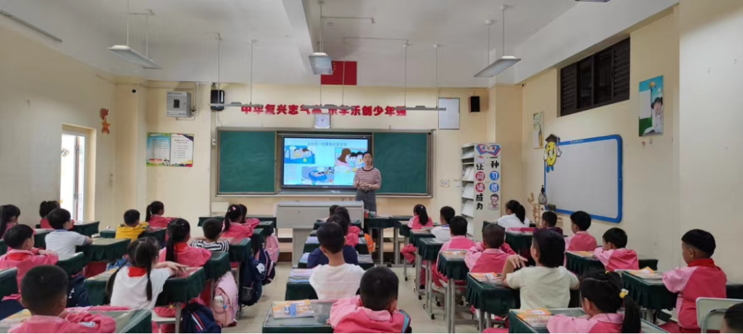 师大附属七彩云南小学：安全知识进校园，上好开学第一课