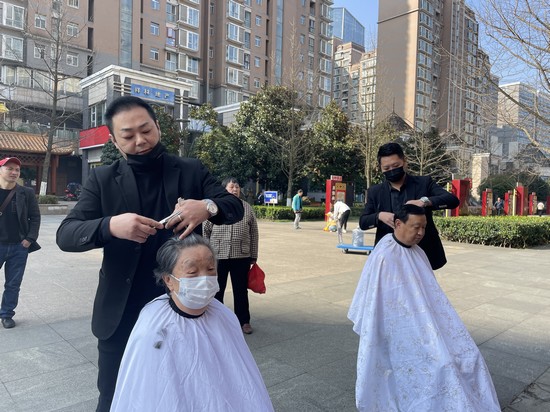 跟着总书记看中国2.jpg