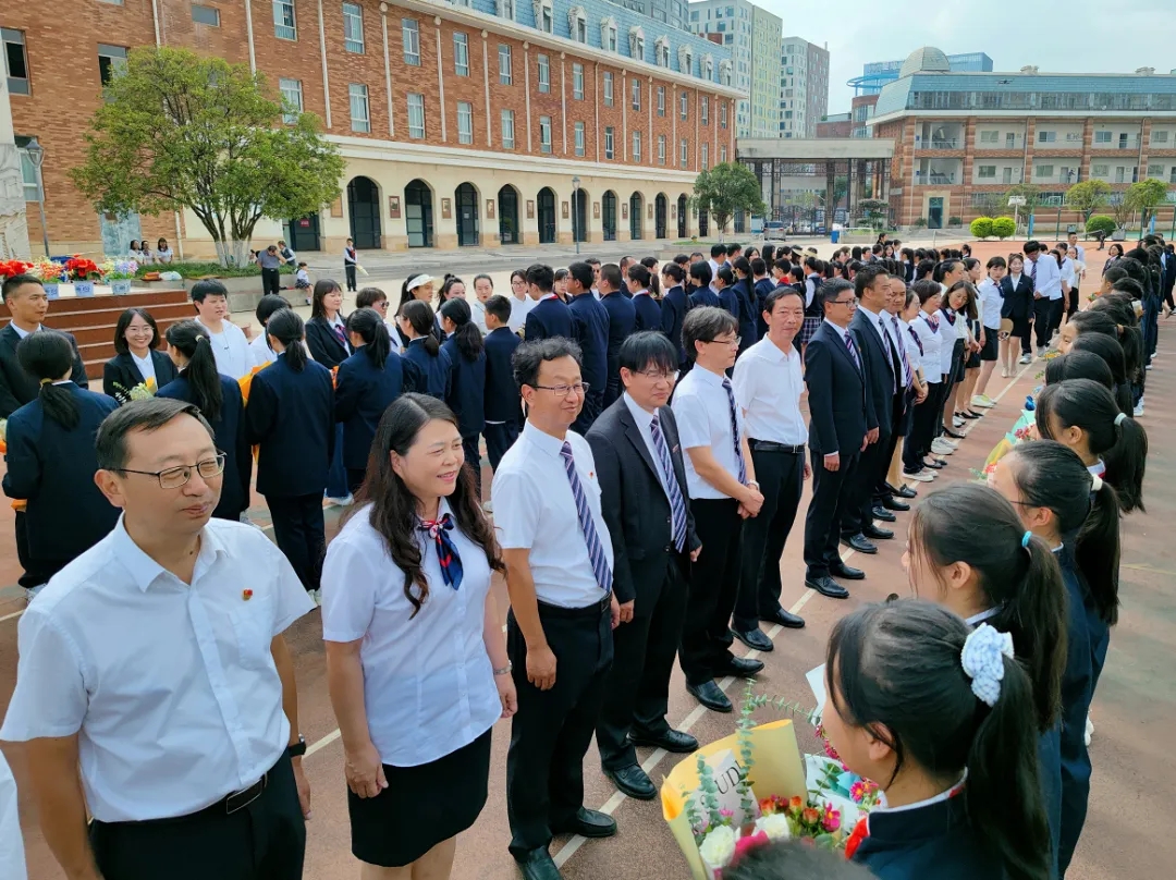 云附星耀学校举行教师节庆祝活动