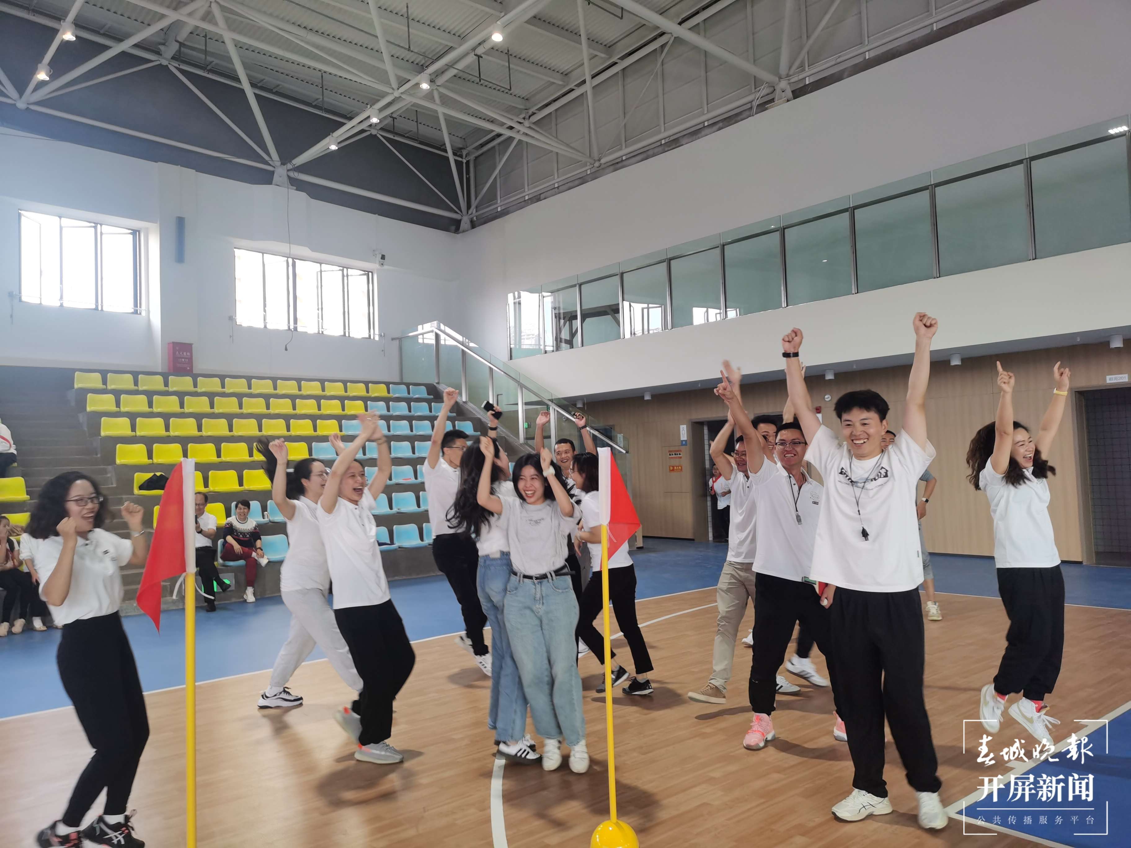 云附西山学校举行教师节庆祝活动
