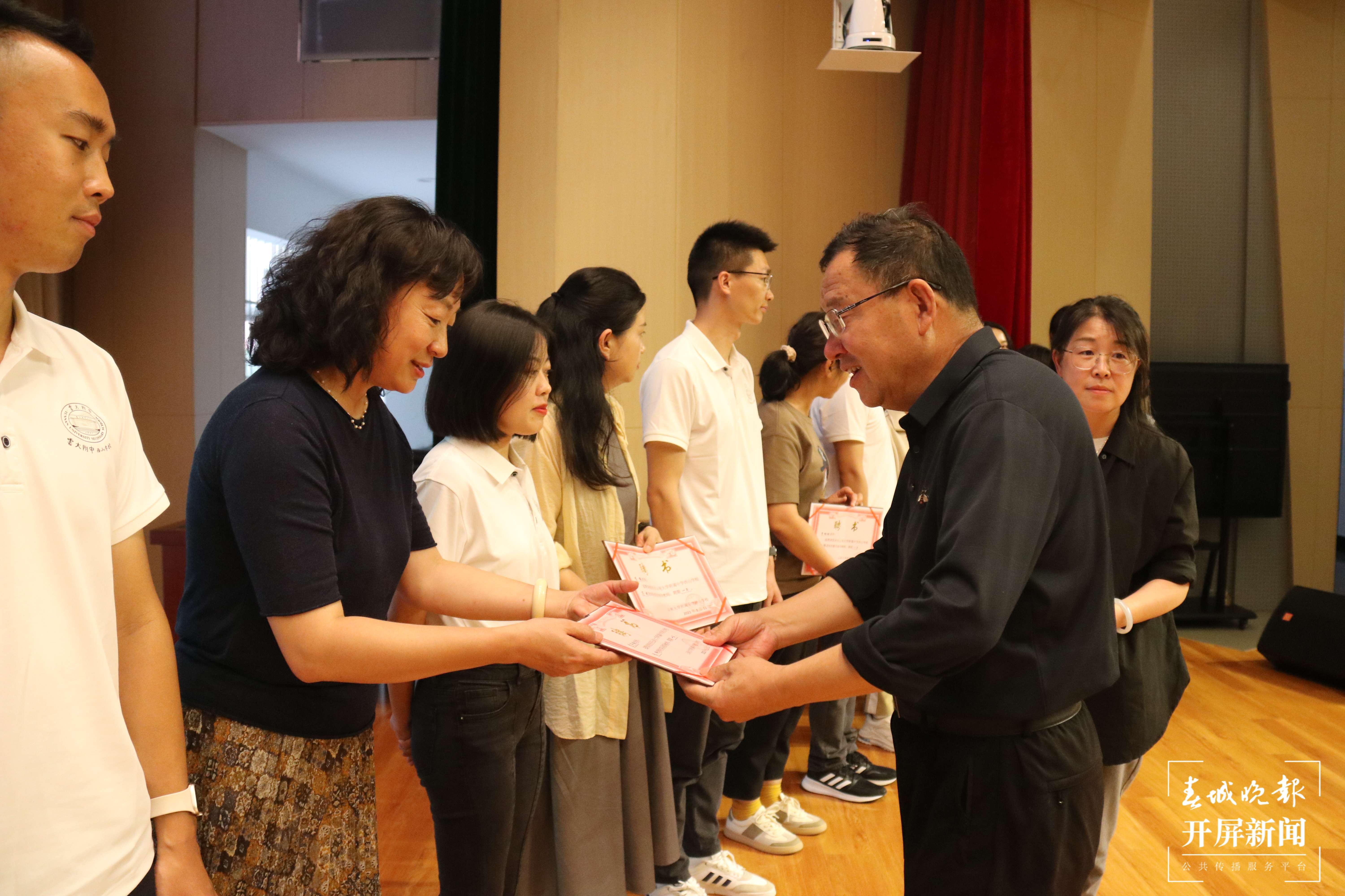 云大附中西山学校：师徒结对传薪火