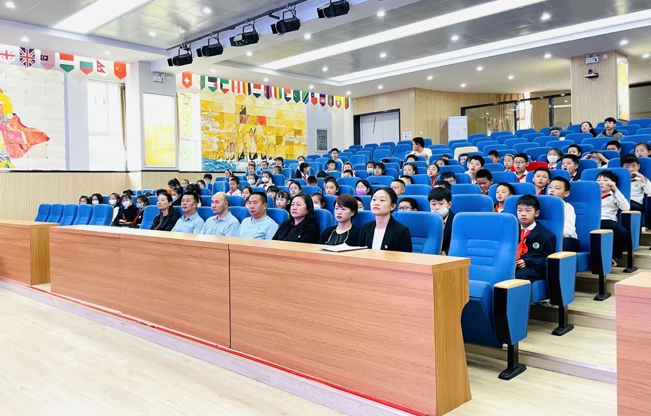 昆明市西山区芳草地国际学校