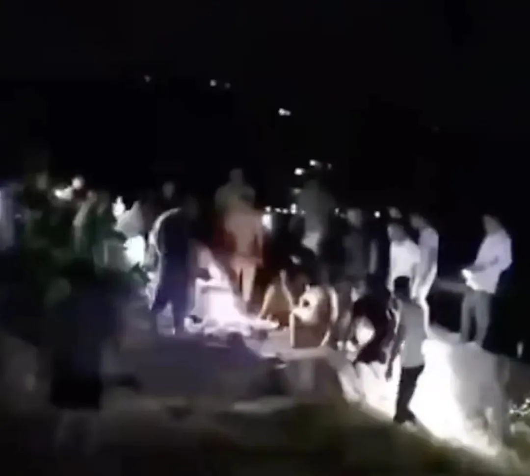 噩耗！抢救无效，全部遇难！.jpg