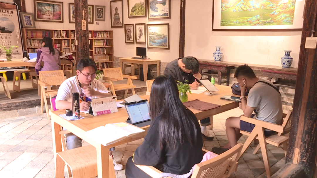 古城新韵 水墨石屏｜引领全民阅读 共建书香石屏