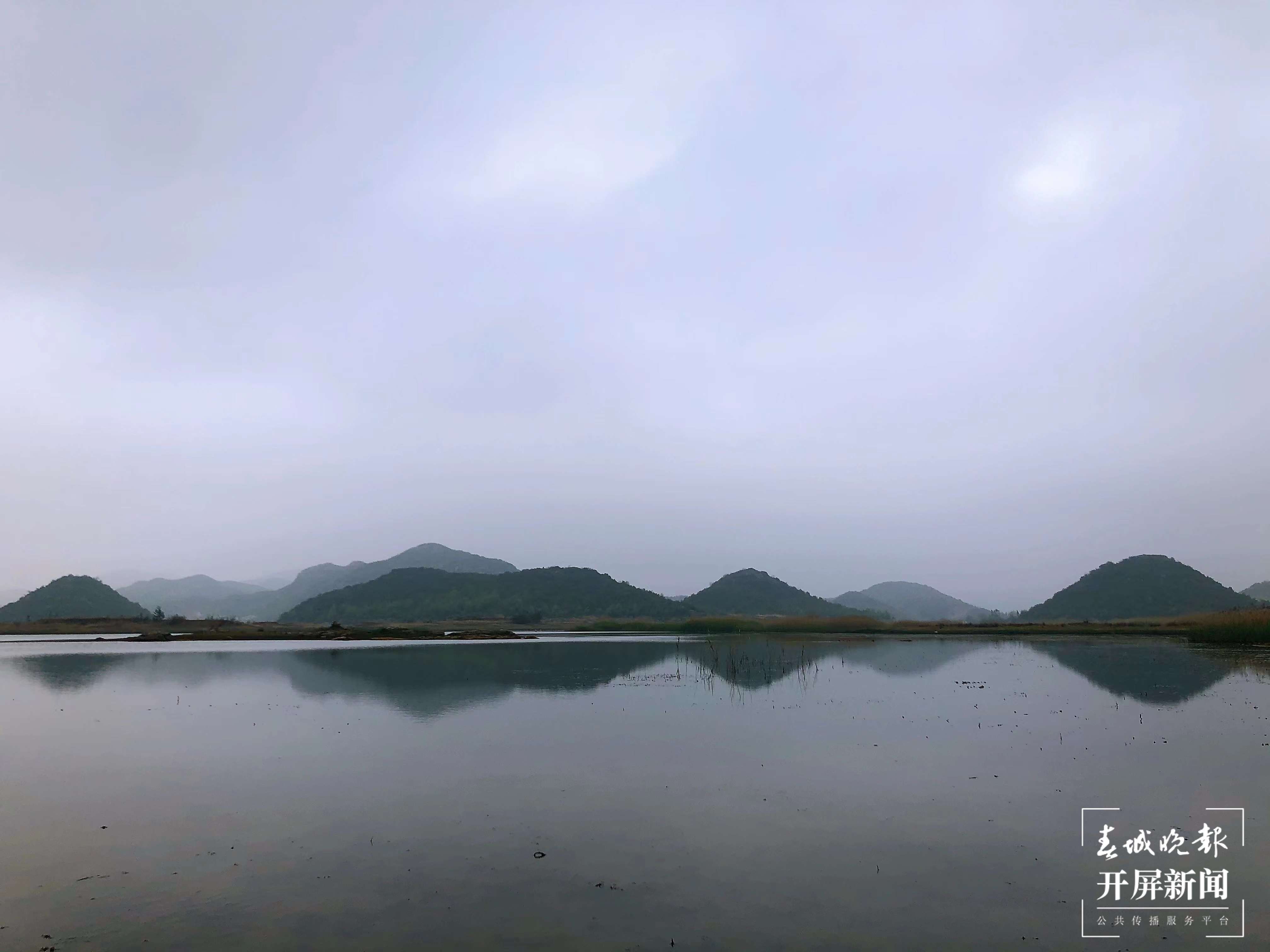 沾益海峰湿地：雨后现“水墨丹青”美景（通讯员 舒婷婷 摄）