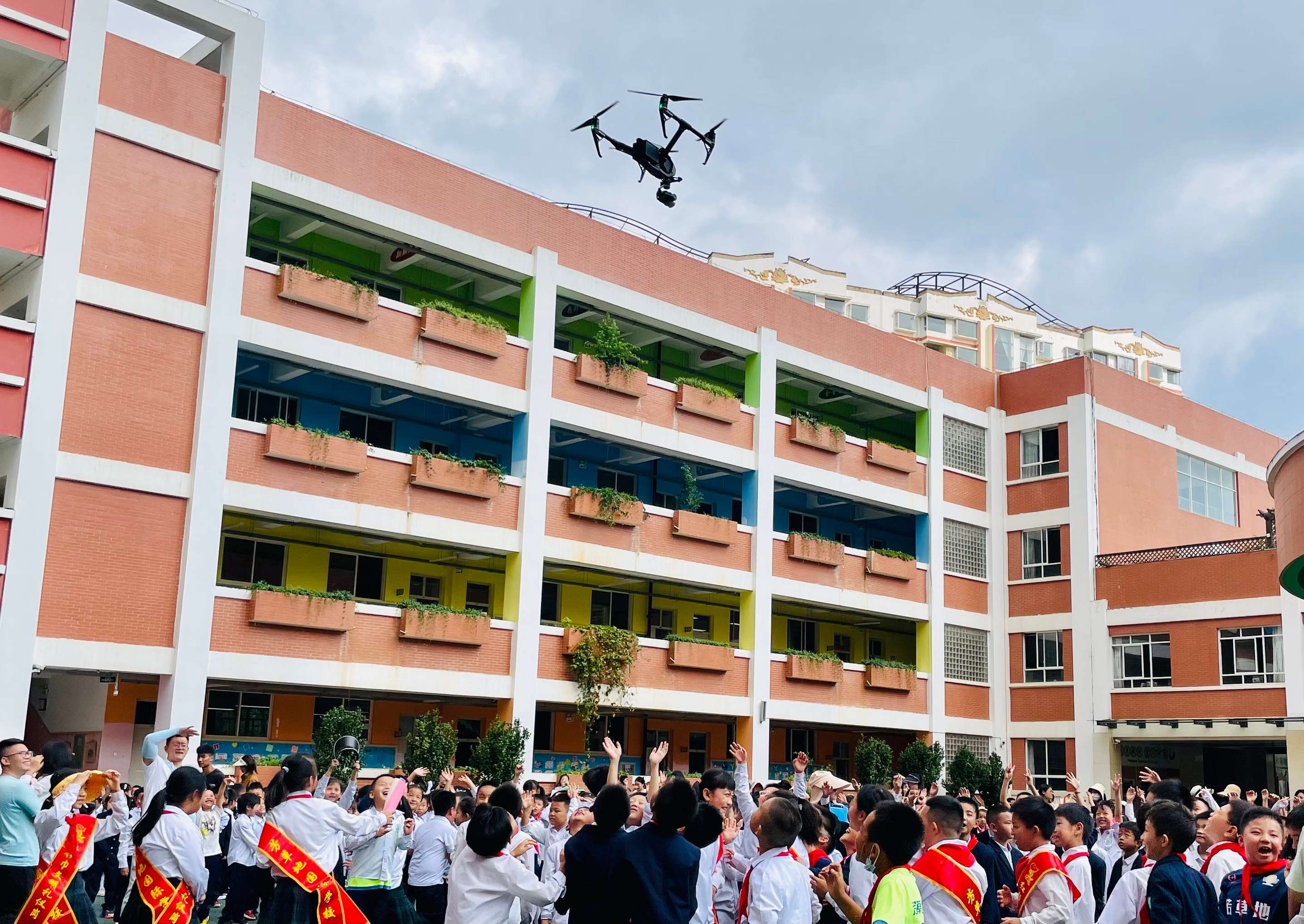芳草地国际学校
