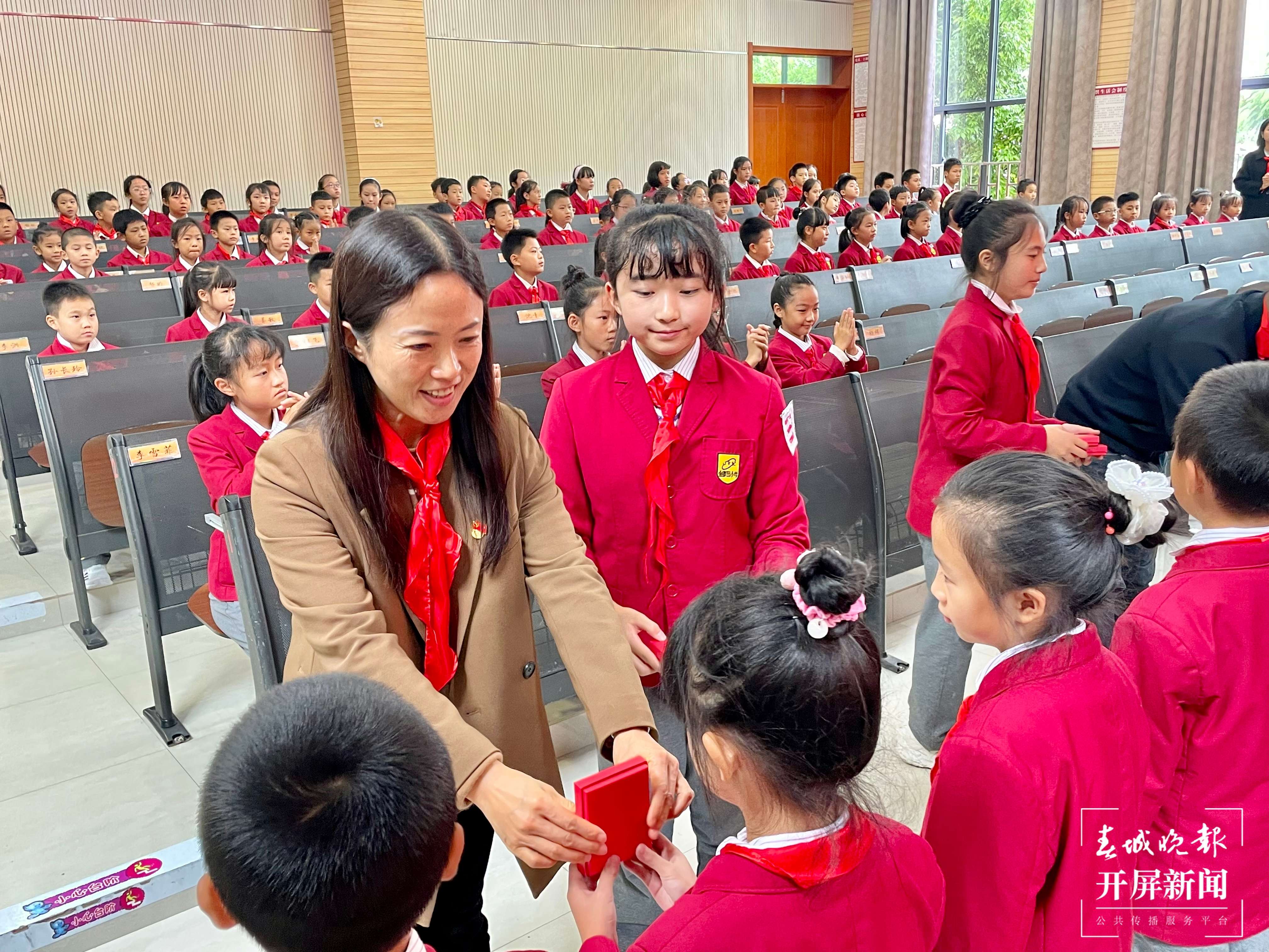 金康园小学建队日