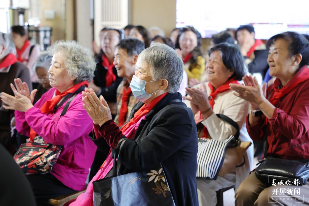 师者如灯,情暖重阳!昆明中华小学致敬退休老教师