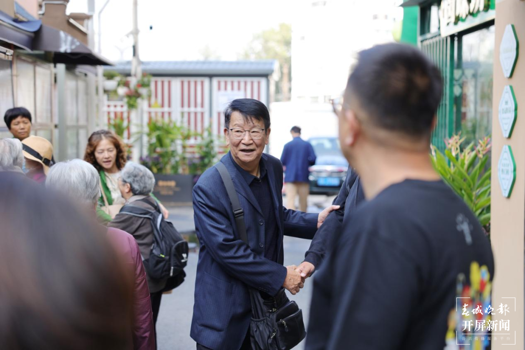 师者如灯,情暖重阳!昆明中华小学致敬退休老教师