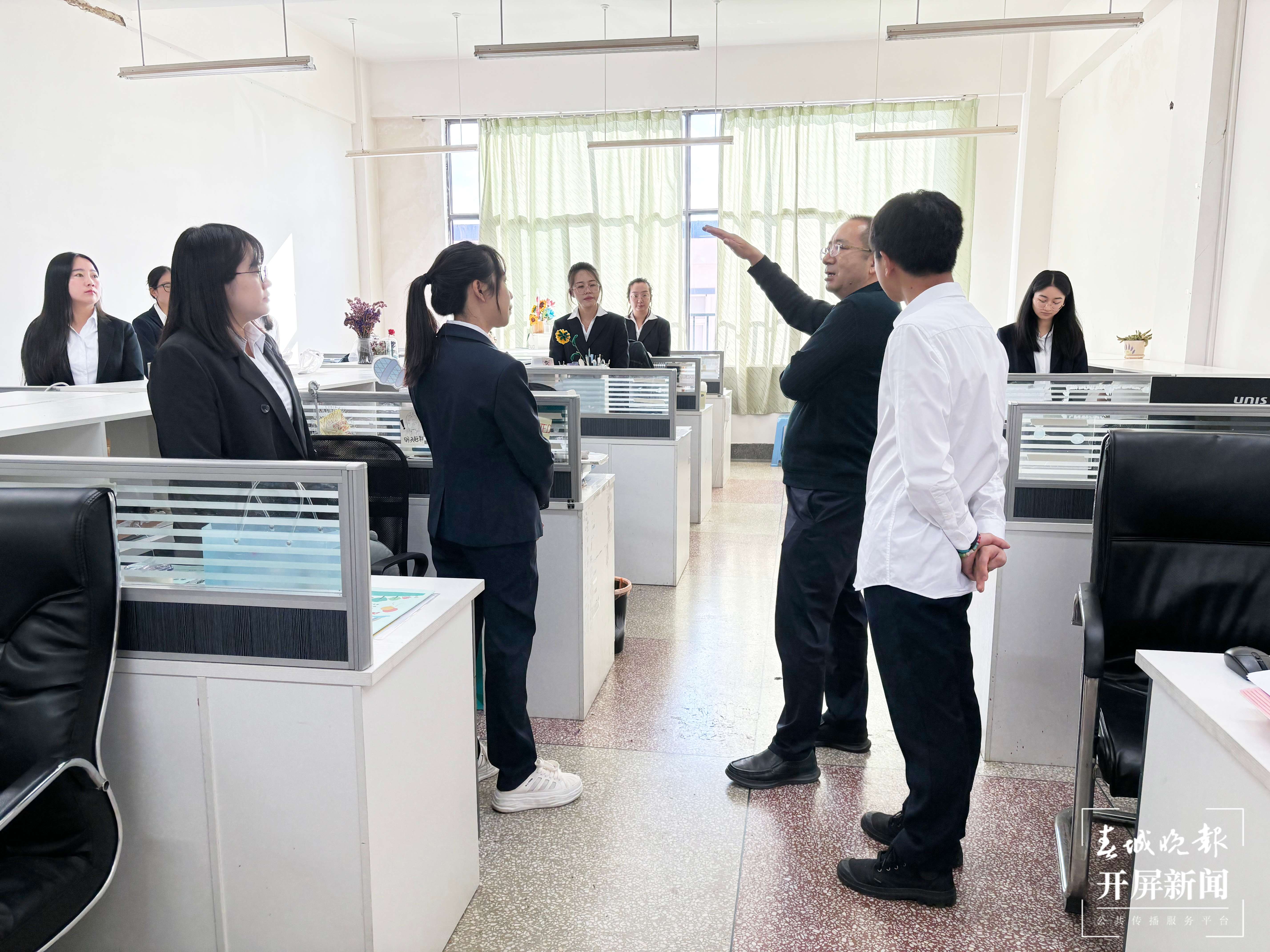 巡听1.JPG