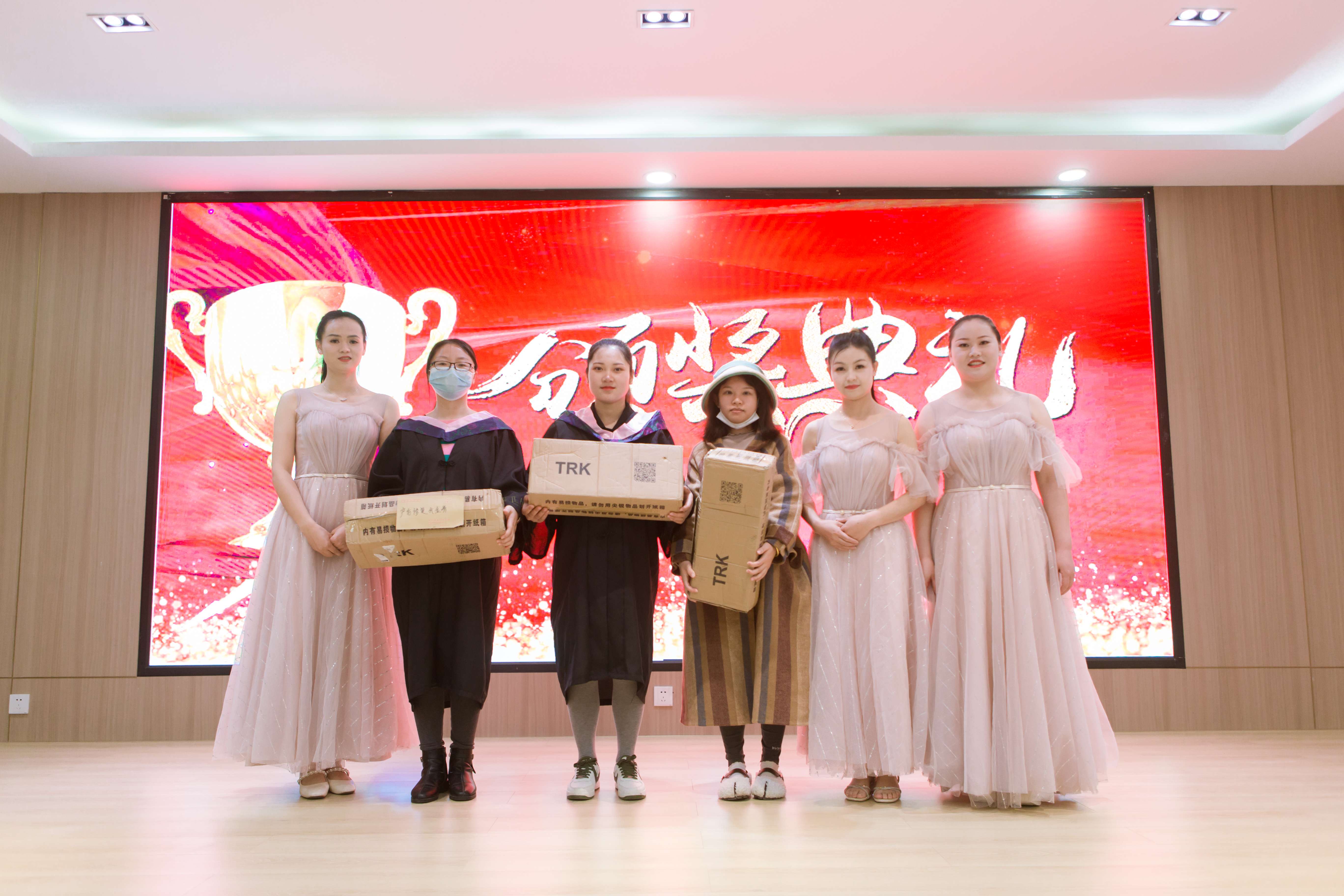 昆明圣安妇产医院-又一批“学霸妈咪”毕业啦!昆明这个医院已经坚持6年给妈妈们“讲课”