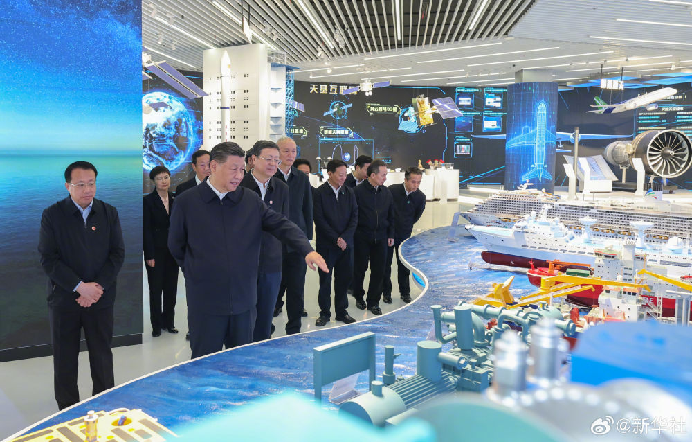 习近平在上海考察调研6.jpg