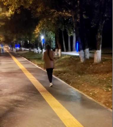 丽江一母亲每天跑步锻炼，只为给女儿捐肾