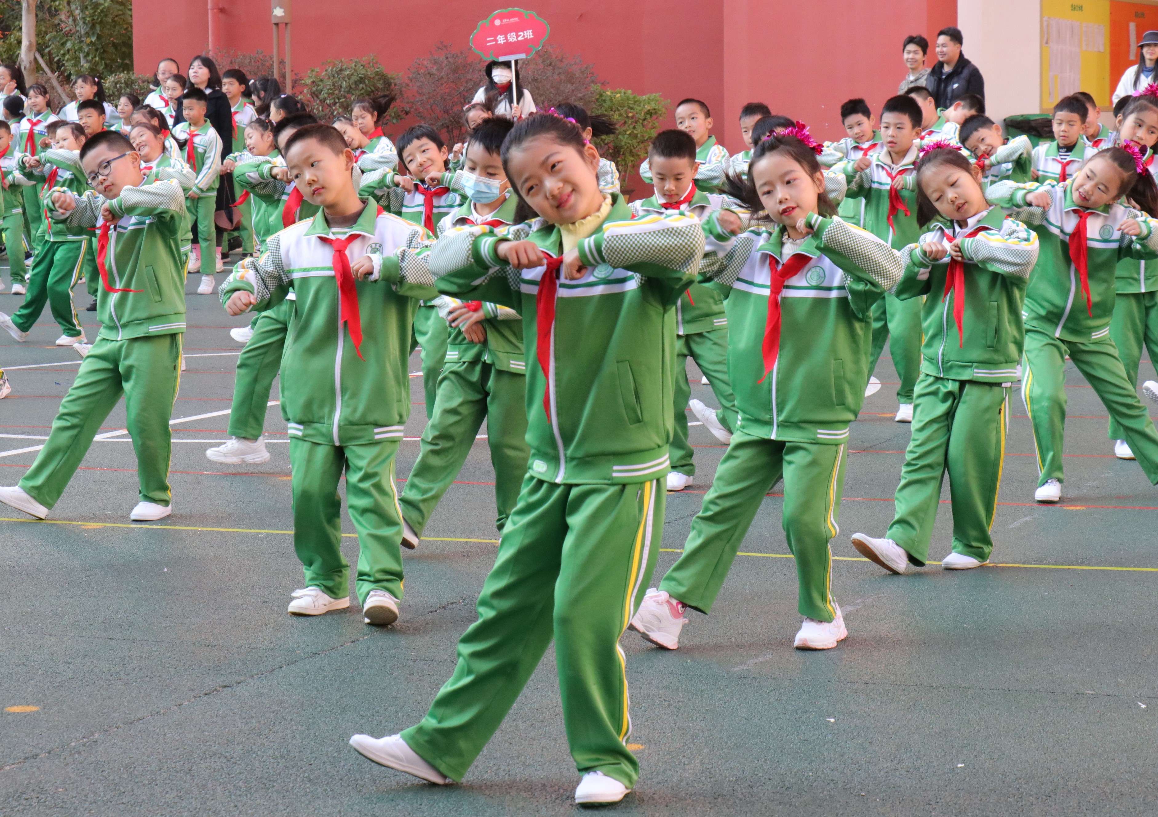 昆明市西山区芳<span sensitive_id=