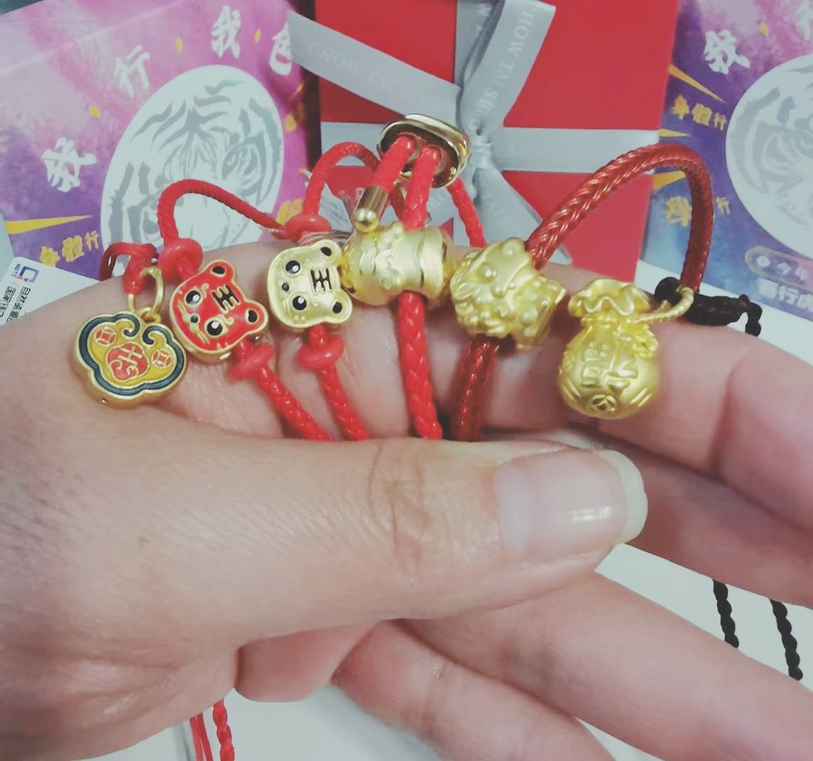 开屏观察|昆明黄金消费市场火爆,90后00后“攒金”新势力崛起(开屏新闻记者 赵丹青摄)