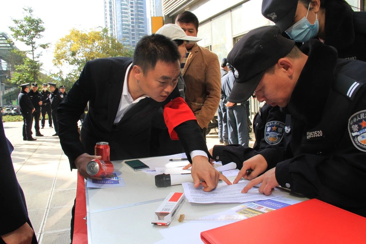 茭菱所、反诈中心组织开展春城“红袖标”积分兑换暨打击治理“两卡”反诈宣传活动