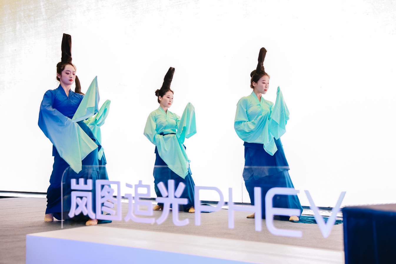 岚图追光