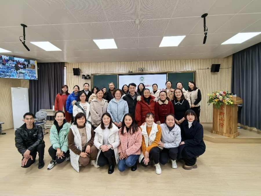 崇新小学家委会