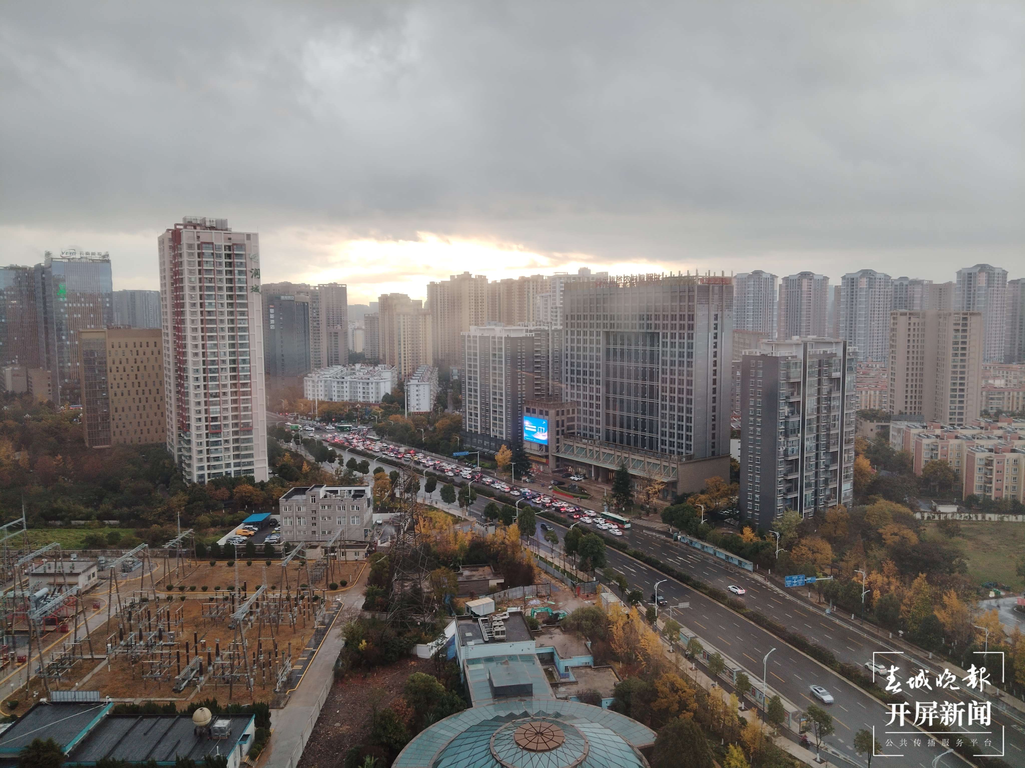 下雨 吕世成 摄