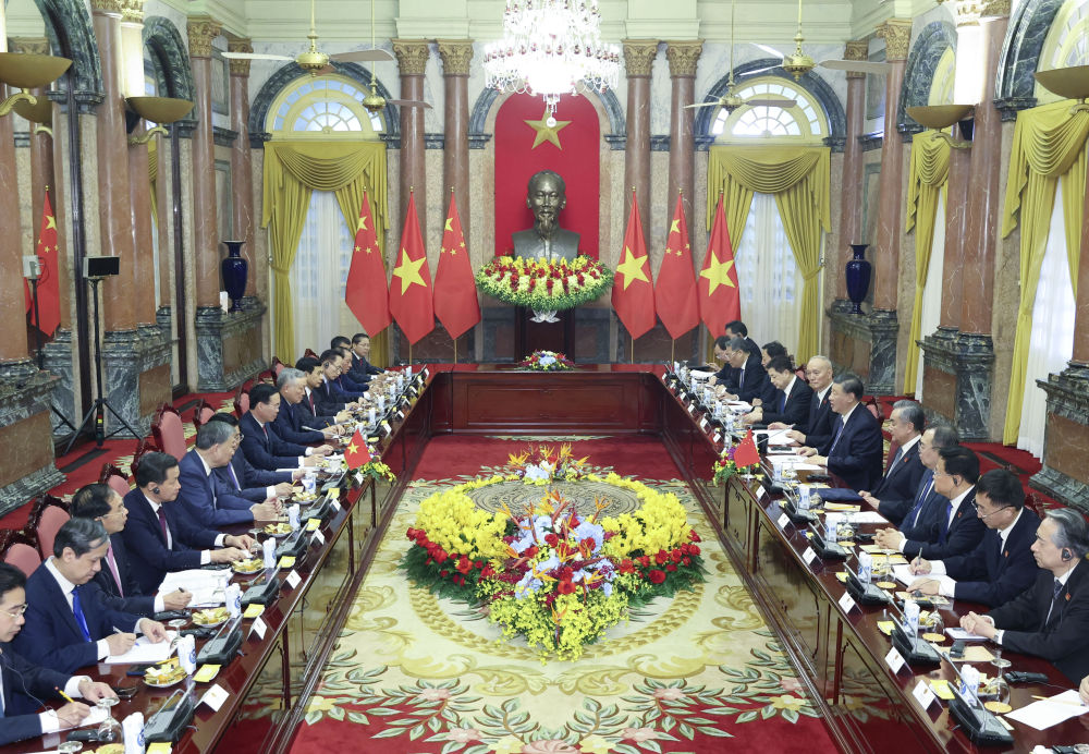 习近平同越南国家主席武文赏举行会谈3.jpg