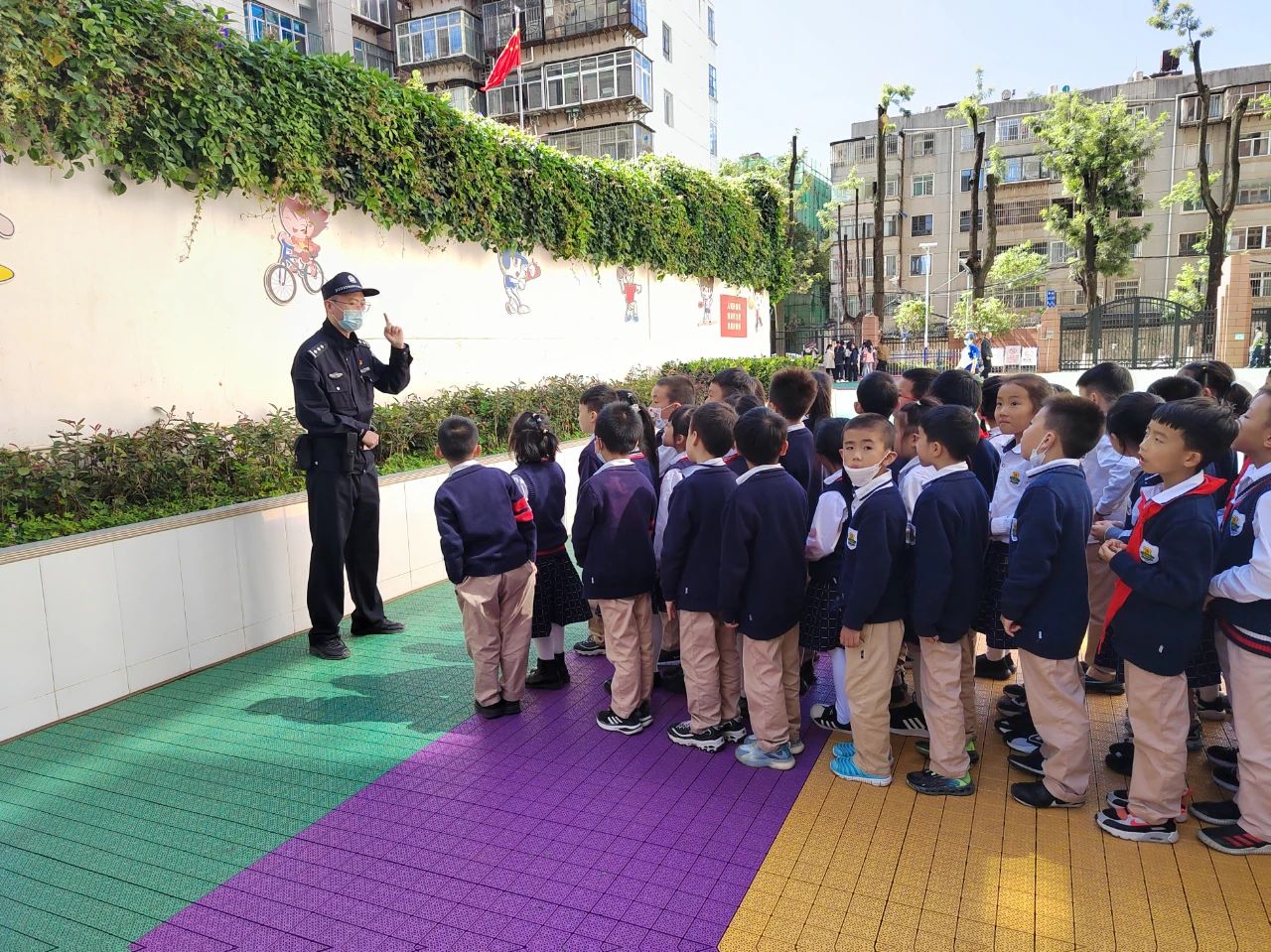 新村派出所“三全”举措擦亮平安校园建设“金名片”