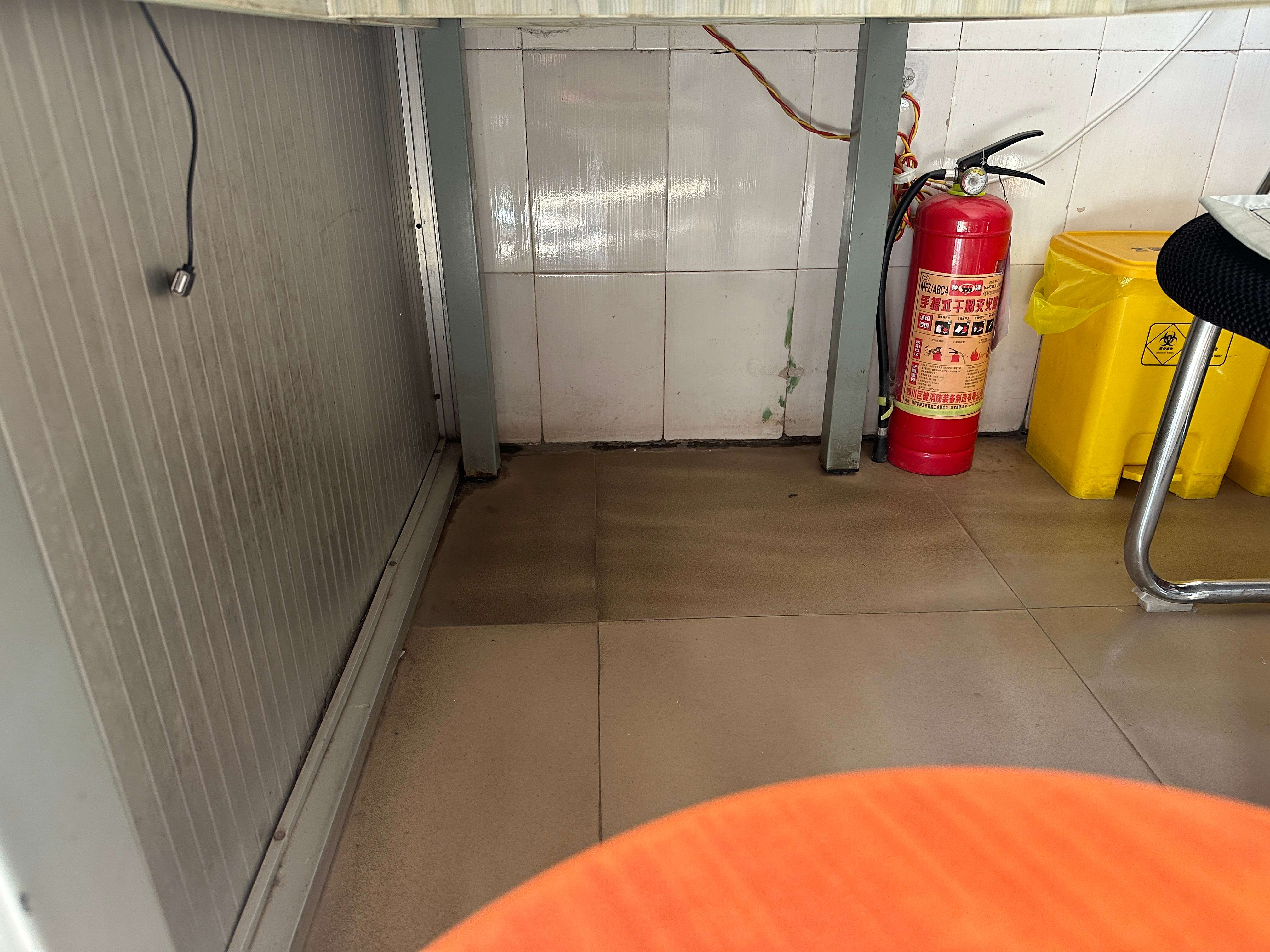 张先生店面浸水的角落.jpg