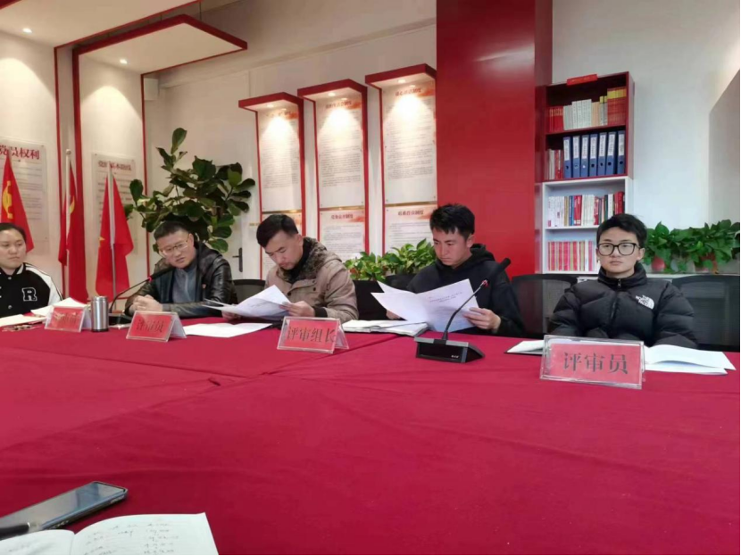 师大附属七彩云南小学举行校级课题开题报告会