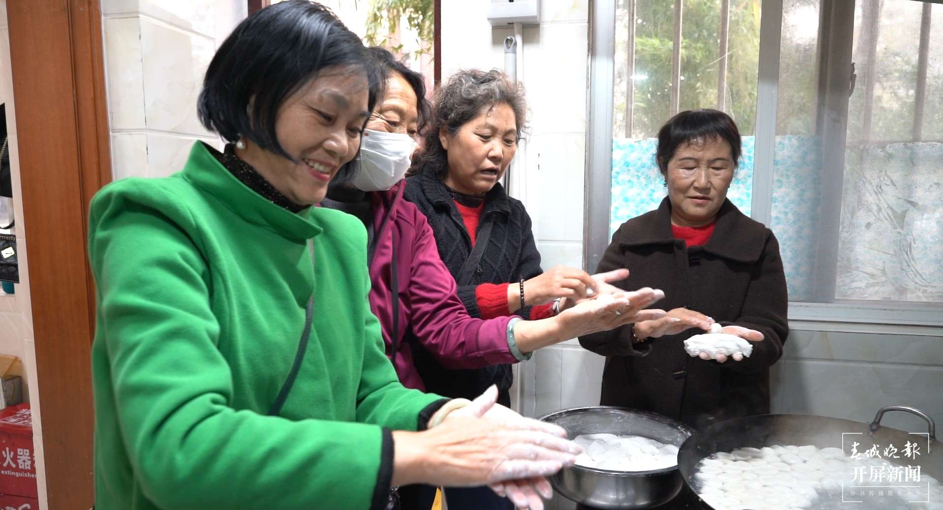 官渡:社区居民一同做汤圆共品“冬至味道”
