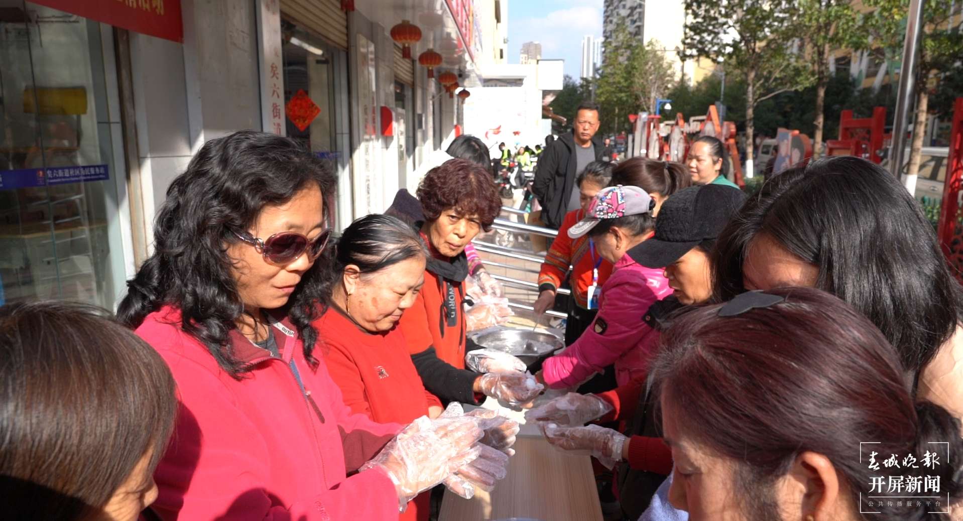 官渡:社区居民一同做汤圆共品“冬至味道”