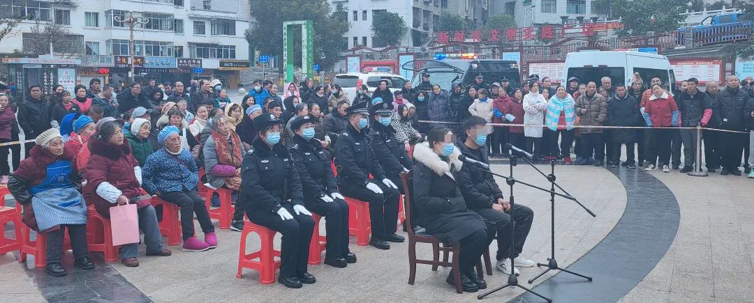 大关县法院庭审现场2.jpg
