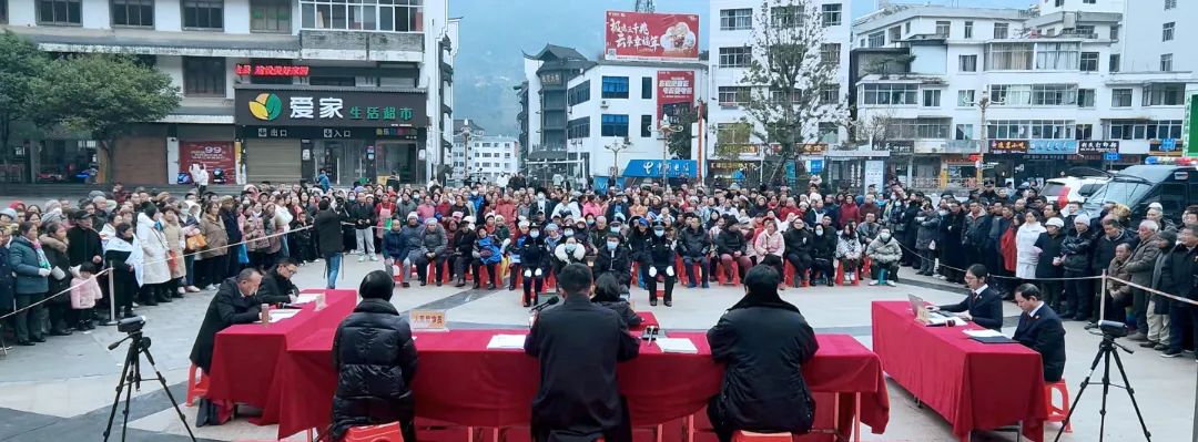 大关县法院庭审现场1.jpg