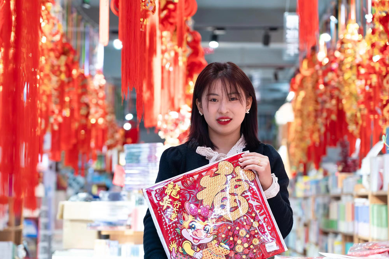 市民希望来年的日子红红火火.jpg
